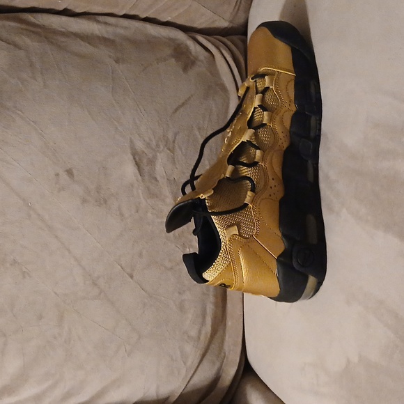 Shoes - Picture 10 of 10